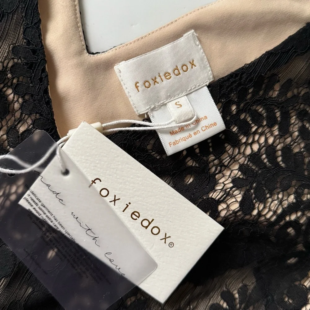 NEW ANTHROPOLOGIE FOXIEDOX Aurora S Black Lace & Velvet Ruffle Dress Size Small - Picture 8 of 15